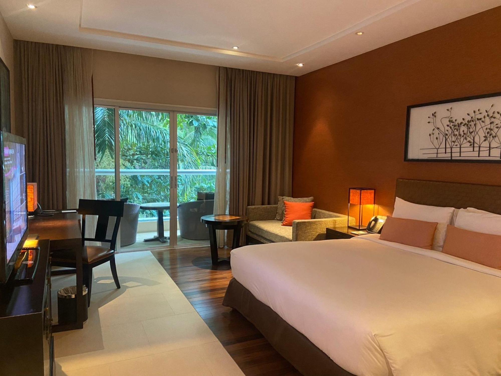 Phuket Panwa Beachfront Resort Exterior foto